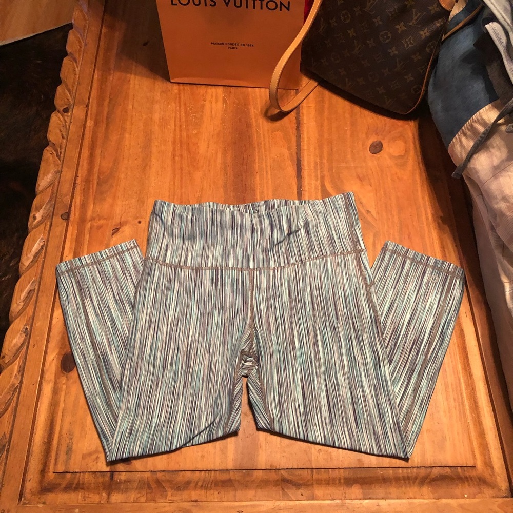 GapFit Space Dye Capri Workout Leggings